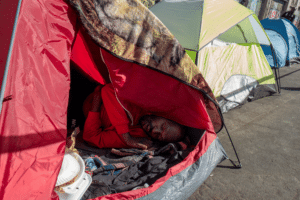 Homelessness in US (900 x 600 px) Tents house homeless people in Los Angeles.