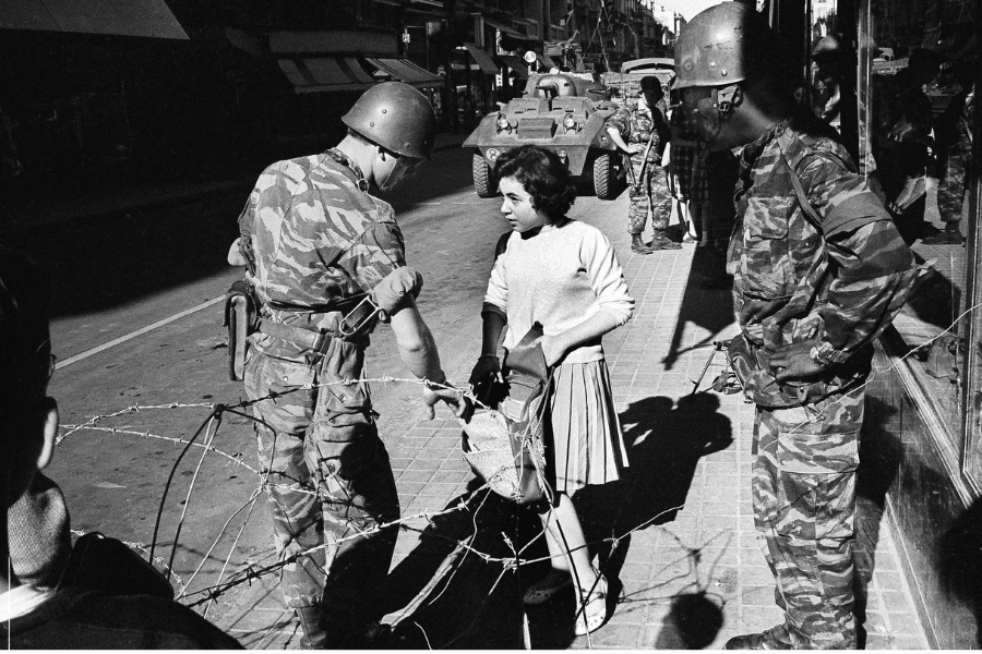 Decoder Replay: Can France accept its past as an oppressor?